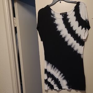 INC International Concepts Black and White Tie Dye Tunic Tee